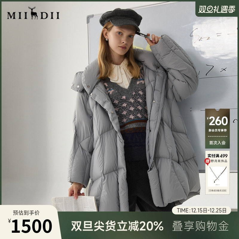 超轻软无胆防绒材质，蓬松保暖性强的鹅绒