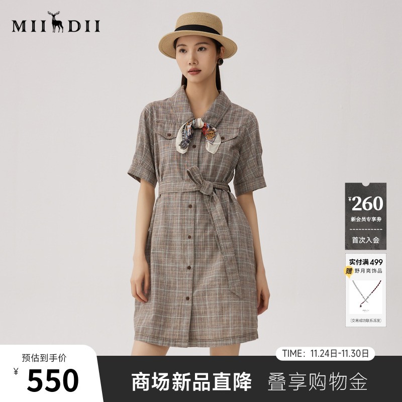 猎装感设计带出率性感，后幅图案工艺复古