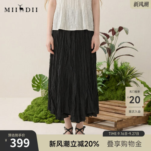 不规则压褶立体有致，层次感强，百搭实穿