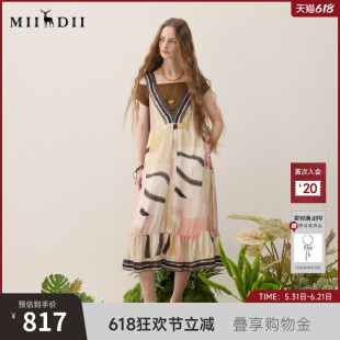 谜底印花连衣裙无袖2026春季新品绑带抽褶浪漫度假A型女261ML0064