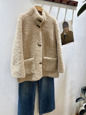 2025新款慵懒风羊羔毛中长款外套女牛角扣羊剪绒皮草皮毛一体大衣