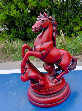 马摆件马到成功红色仿红木生肖马属相马抬头马树脂工艺品礼品跃马