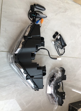 布雷斯通摩托车大灯总成极宙ADV150摩托车大灯LED灯具远光灯 一体