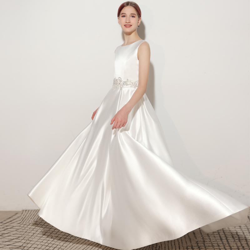 少女童合唱团主持钢琴演出晚礼服