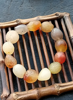 补天石千年风化稀有五彩高玉化糖心阿拉善玛瑙筋脉石手串手链