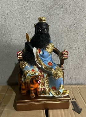 家供张天师坐像坐张道陵像