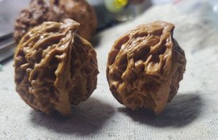 文玩核桃蛇头企鹅一对配对好32*35*35MM