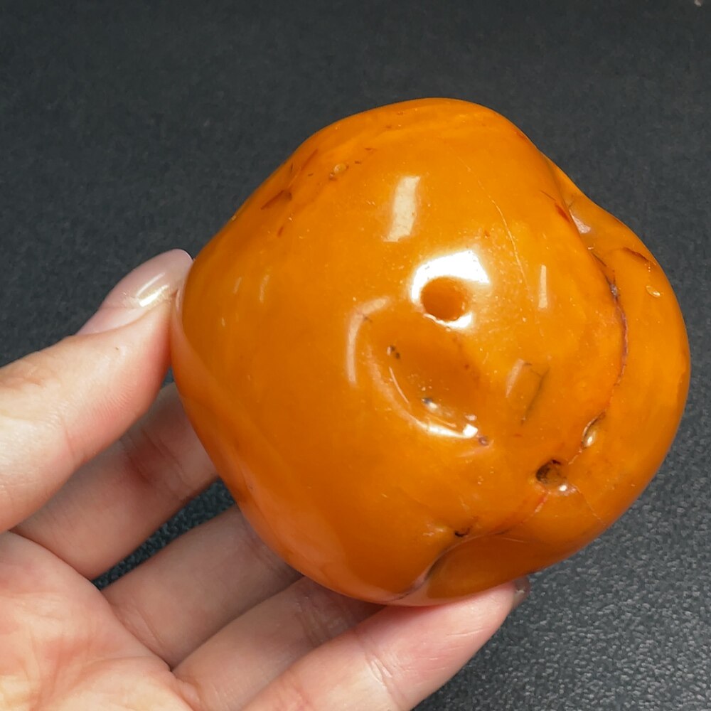 蜜蜡微瑕疵烤色大尺寸藏式大饼子墩子手把件98.5克66*40MM