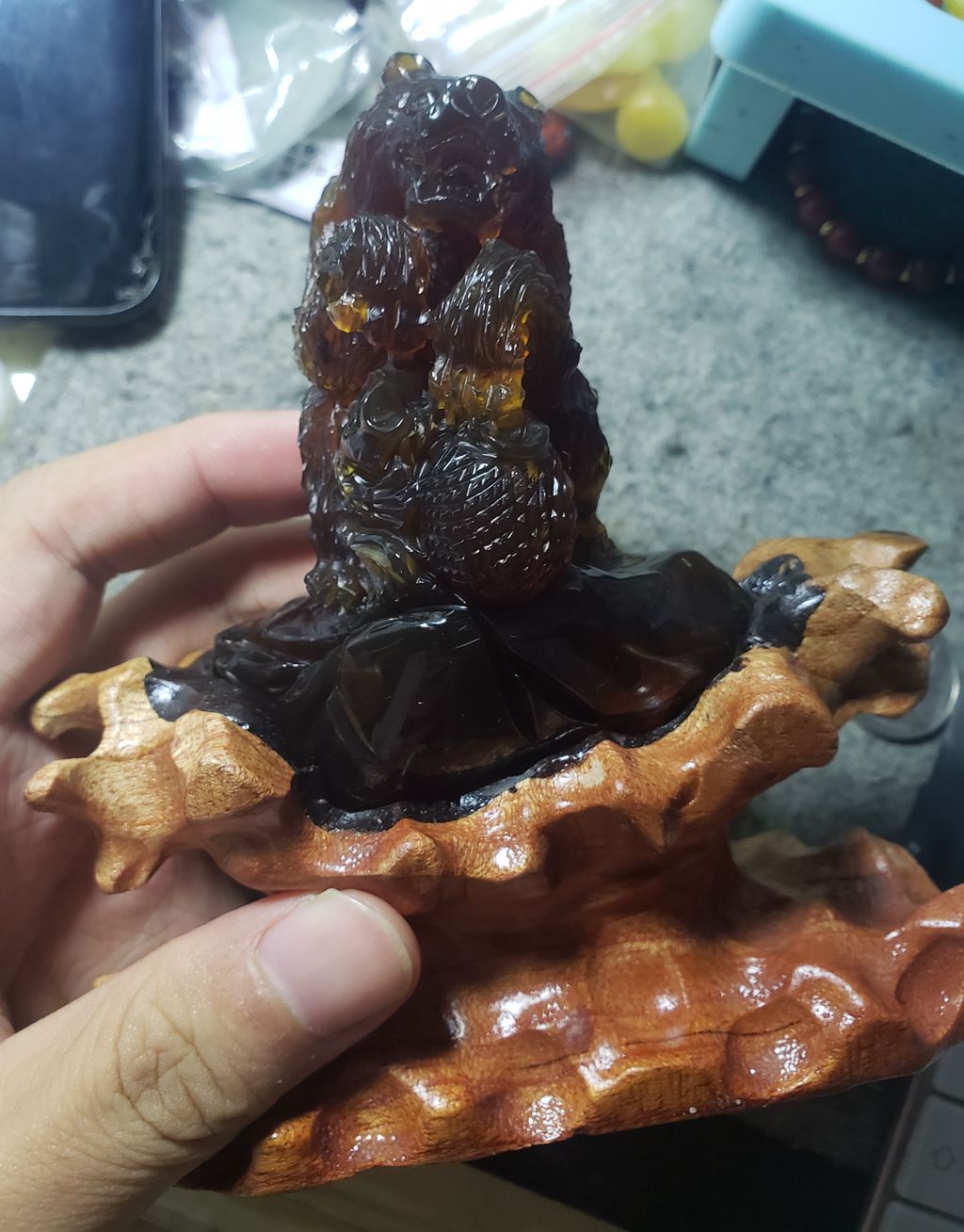 缅甸琥珀 金棕珀 鱼和熊掌 摆件 雕件 108.8克 10.4CM