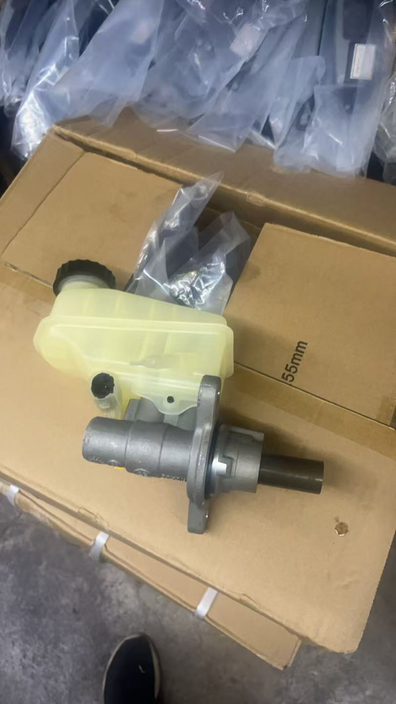 中华V3刹车总泵带油壶品牌件市场件