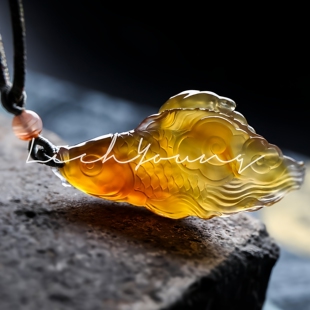 原创设计祥云龙鱼吊坠阿拉善玛瑙糖心苏工手工雕刻