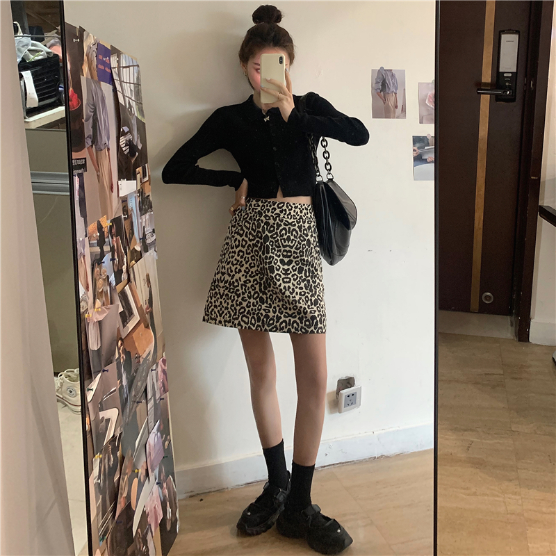 Real price ~ Lapel single breasted long sleeve Knitted Top + leopard high waist A-line skirt