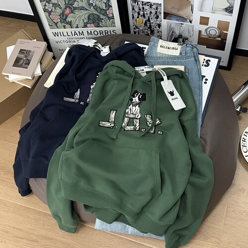 艾米纸袋家纯棉连帽刺绣卫衣