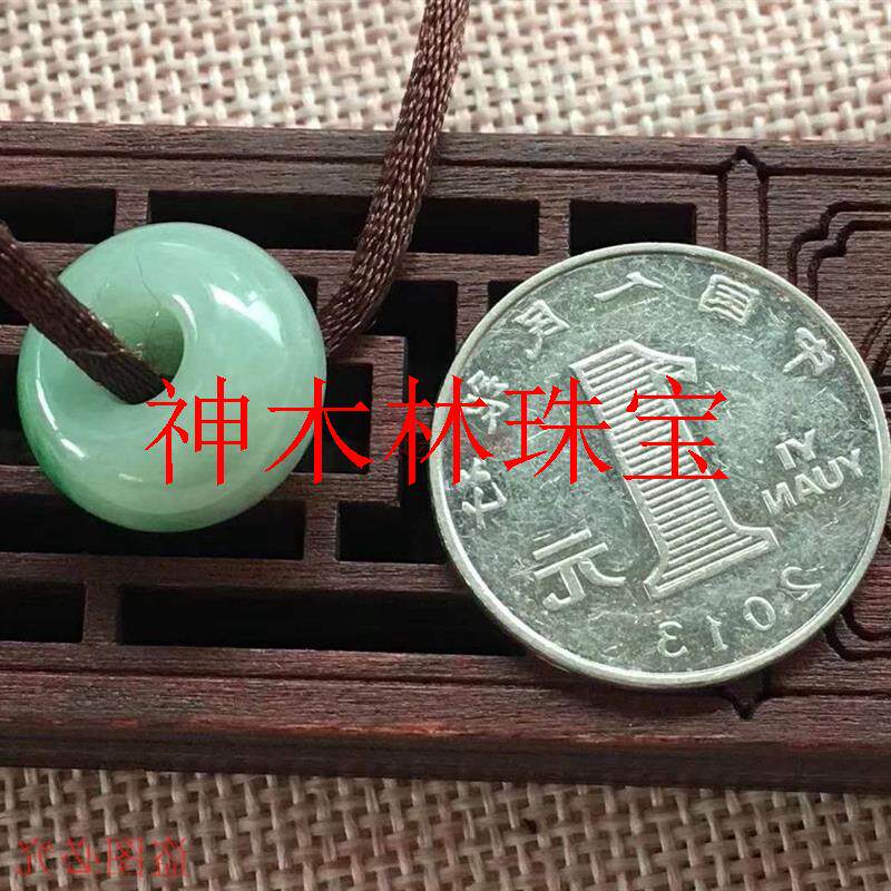 缅甸翡翠色路路通吊坠飘花阳绿转运珠冰糯种飘绿算盘珠女款锁骨链