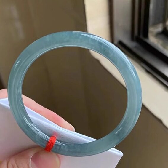 精品缅甸老坑翡翠色冰种飘花叮当贵妃美人镯老蓝水细圆条女款玉镯