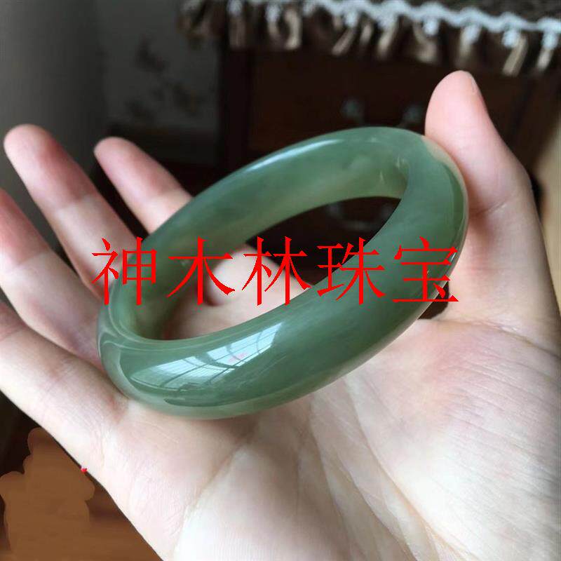 高端新疆和田玉鸭蛋青手镯气质款菠菜绿碧玉贵妃镯女款青玉玉首饰