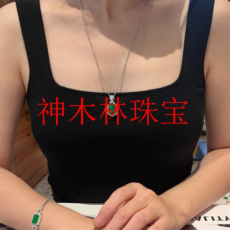 缅甸冰种翡翠色葫芦吊坠