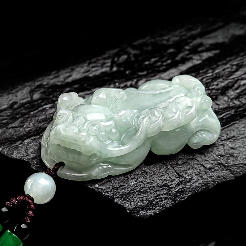 翡翠色冰糯种浅绿色霸王貔貅吊坠玉石吊坠招财貔貅挂件男女款饰品