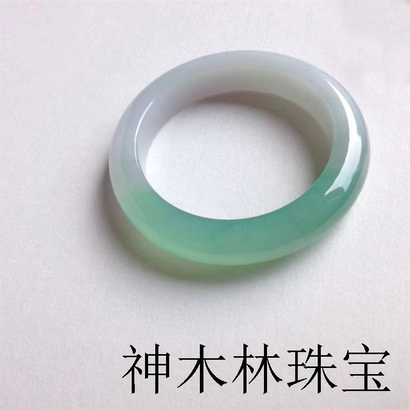 危料高冰种翡翠色半山水玉镯白底飘油青浅绿正圆条贵妃玉手镯时尚