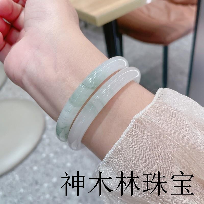 百搭新疆金丝玉天山翠雪翠不知春圆条手镯正圈款翠色冰种飘花送礼
