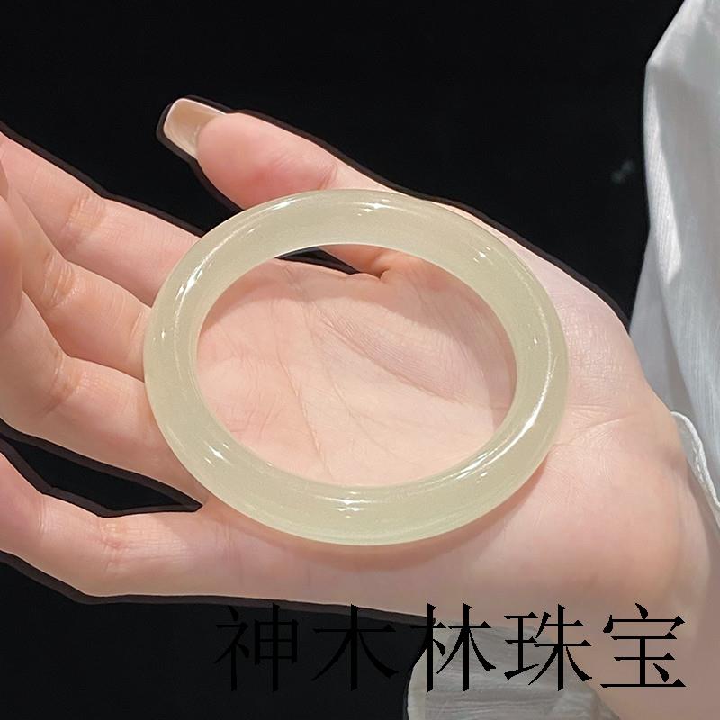 和田玉女款青白玉新款送妈妈闺蜜玉手镯生日礼物精品高端岫玉镯子