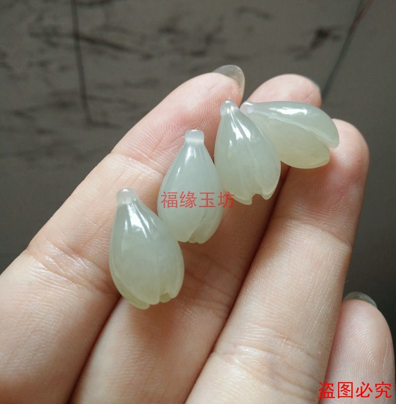 和田玉小吊坠玉兰花挂件青海料兰花手机坠子项链手链耳环玉石配件