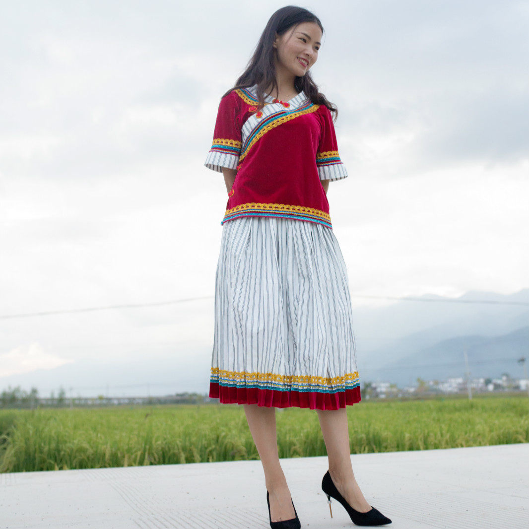 017丽江香格里拉怒江傈僳族怒族服装女套装演出表演舞台服可定制