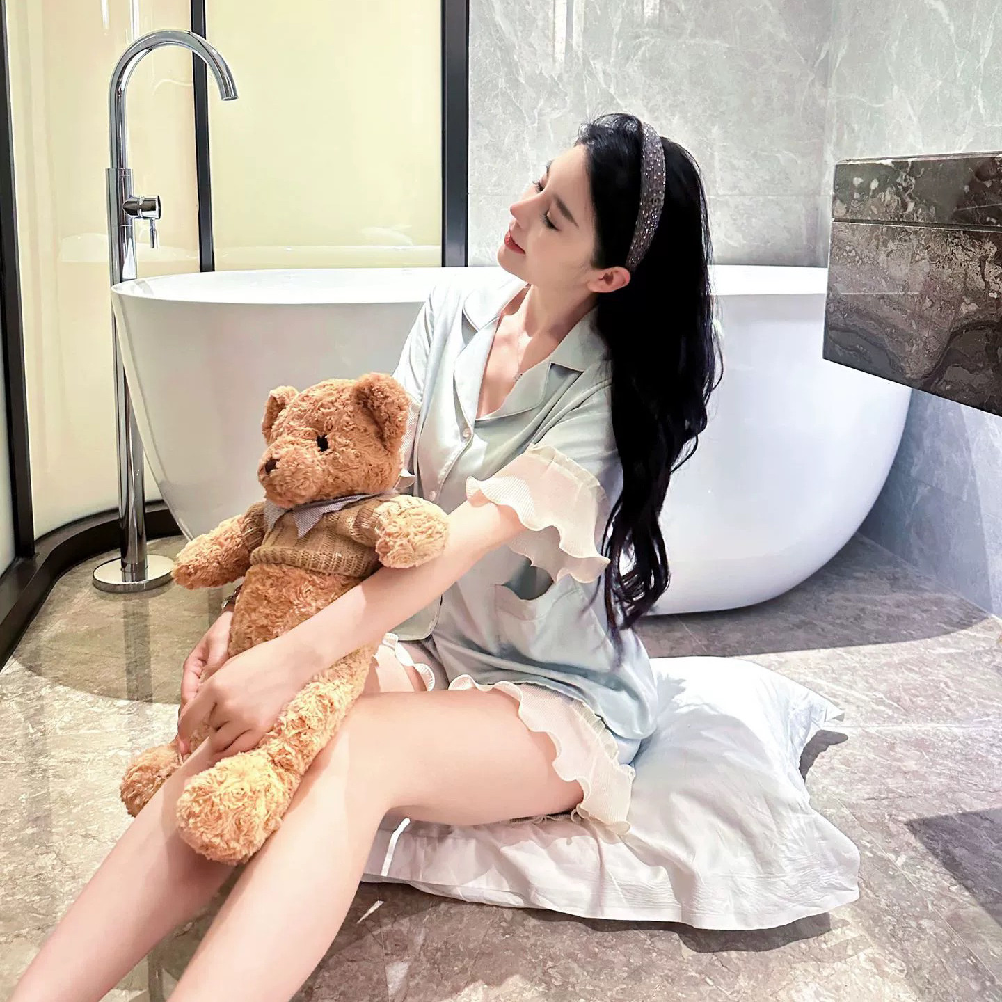 【莹莹婞芝】轻奢性感冰丝睡衣女夏季短袖短裤可外穿家居服套装