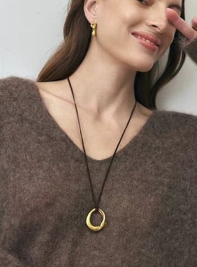 感小众凝结圆环新中式皮绳长项链轻奢氛围感成熟风质感时尚长吊坠