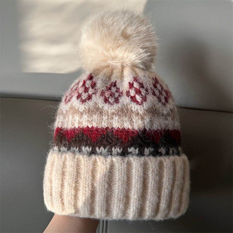 冬季户外防寒保暖针织帽可爱毛球氛围感毛线帽护耳百搭时尚帽子女