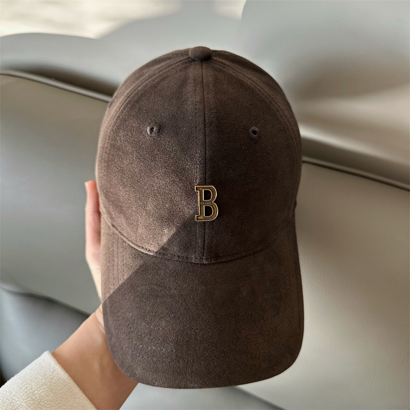 秋冬新款金属字母标麂皮鸭舌帽潮