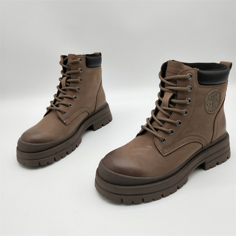 断码处理2025新款真皮牛皮圆头粗跟厚底百搭复古短靴英伦风马丁靴