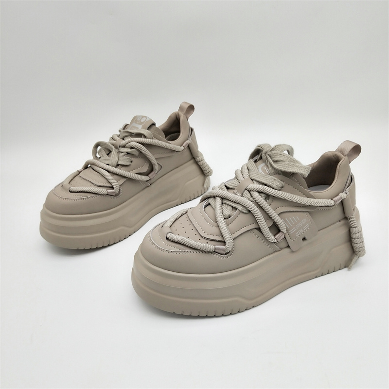 断码处理2025新款真皮牛皮圆头厚底交叉绑带时尚休闲松糕鞋女板鞋