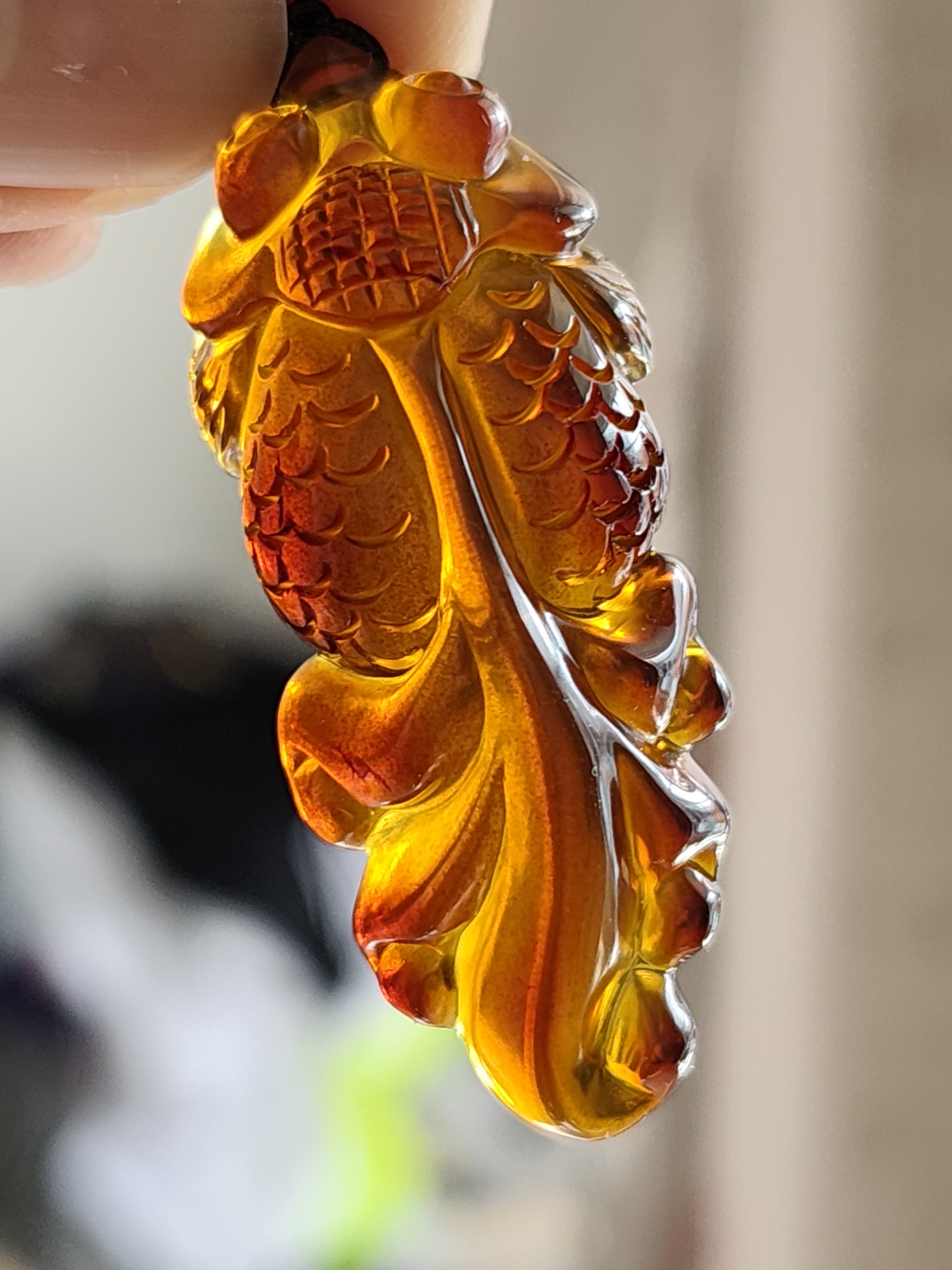 天然琥珀蜜蜡缅甸蓝血珀金鱼吊坠雕刻件