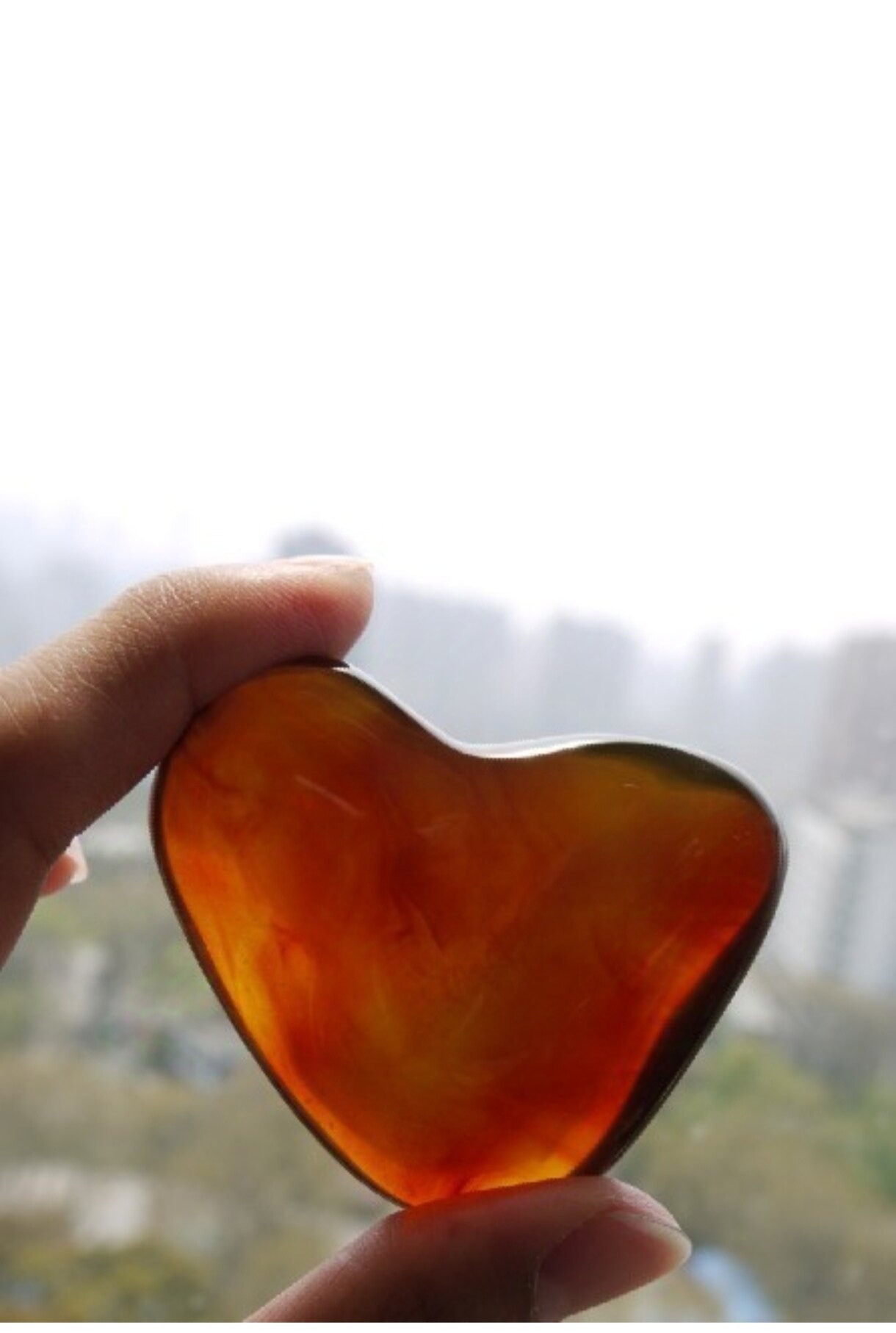 天然缅甸心形把件琥珀蜜蜡特价