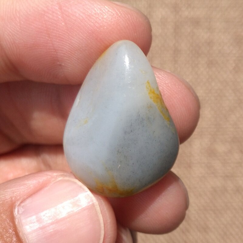 和田玉籽料原石三色青花独籽