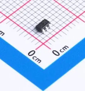 USBLC6-2SC6 SOT-23-6L 2路 双向ESD 5V截止 峰值脉冲电流：6A 静