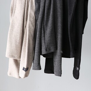 二一Y190姐妹篇高领内里磨毛纯色高弹力宽松柔软舒适套头打底T