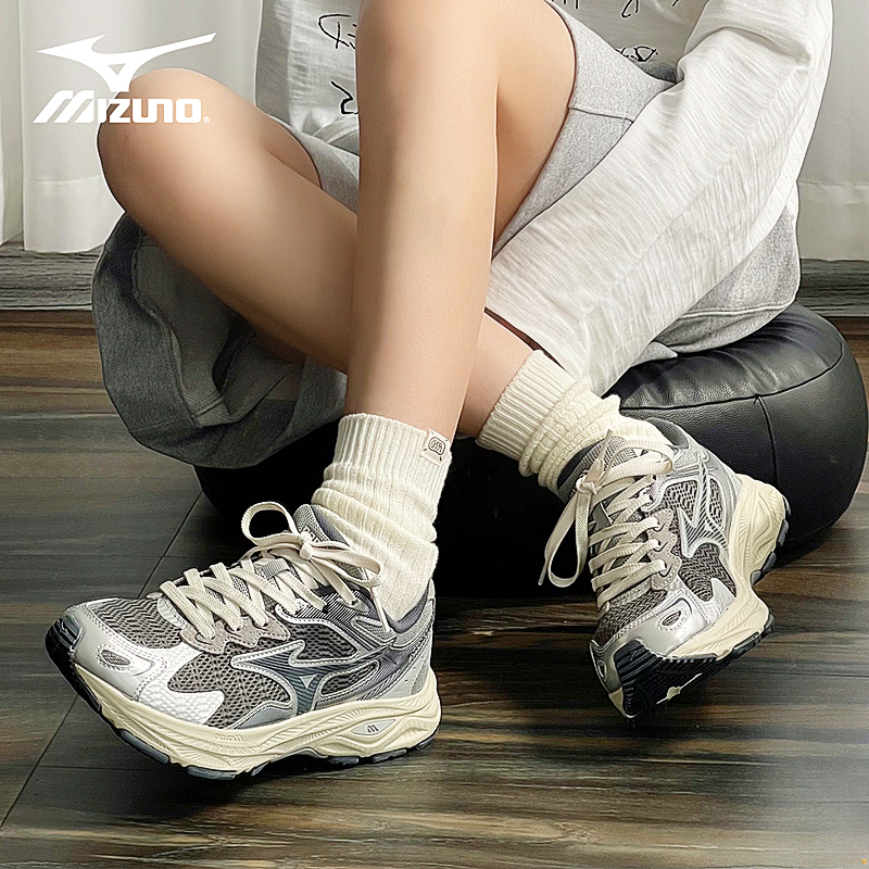 美津浓男鞋跑步鞋RACERS