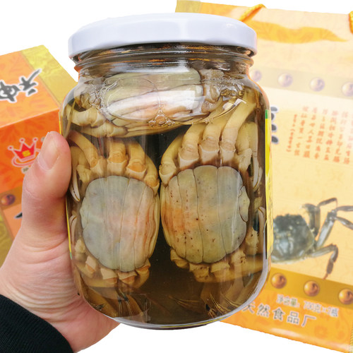 生吃海鲜酒呛大螃蟹5-6只