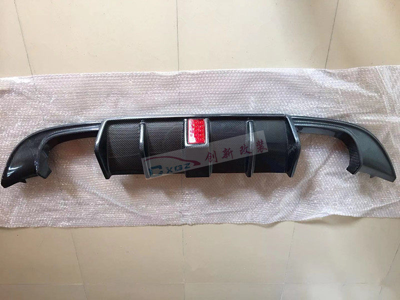 适用于大众高尔夫改装高尔夫7.5碳纤维带灯后唇高尔夫GTI后扰流板