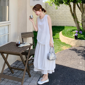 冷淡系白色简约套装裙女2025夏季新款温柔风背心花苞半身裙两件套图片