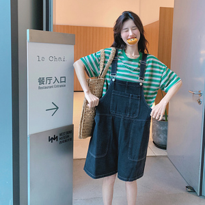 深蓝色牛仔背带短裤女夏季薄款2025高腰显瘦小个子T恤阔腿裤套装图片
