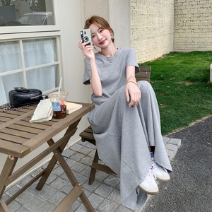 灰色慵懒风绑带连衣裙女2025夏季新款韩系设计感休闲收腰显瘦长裙图片