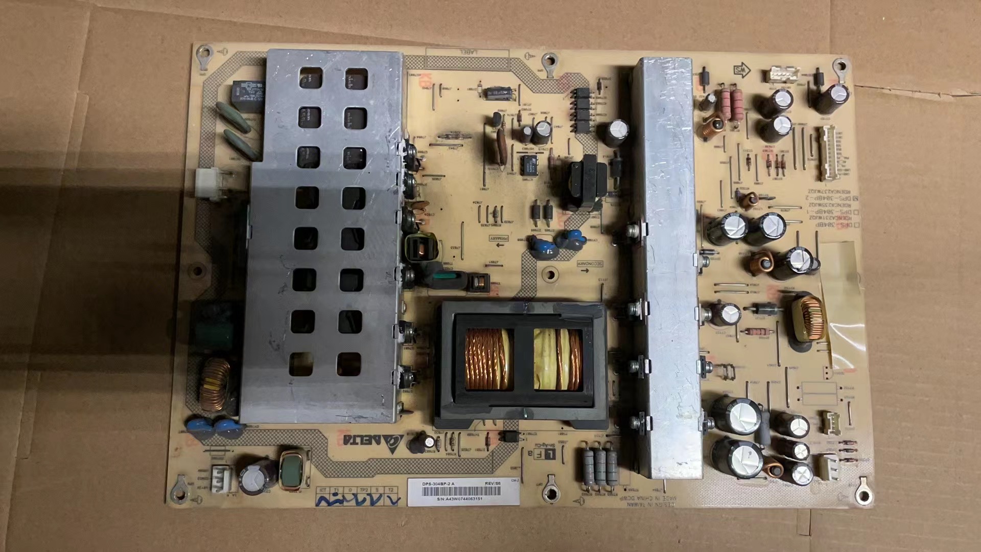 夏普LCD-42/46/52GX3 46A63电源板RDENCA237WJQZ DPS-304BP-2A