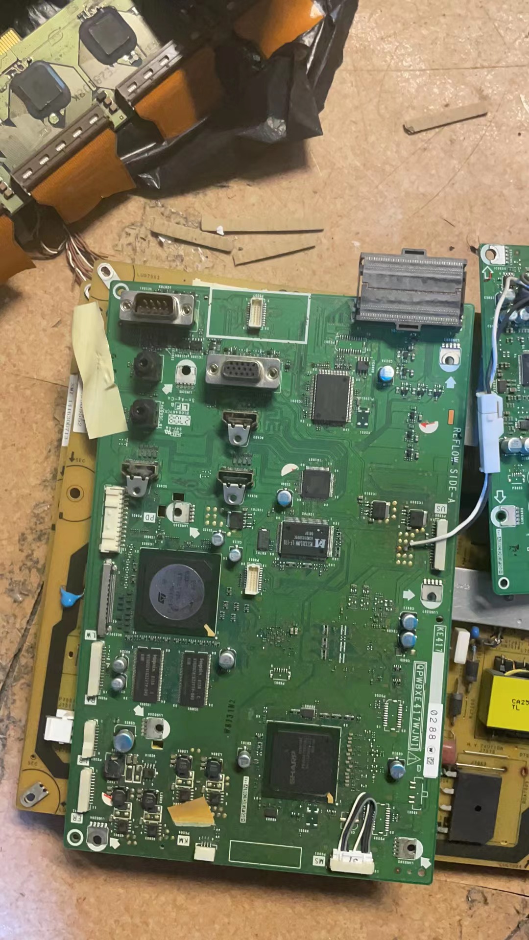 夏普LCD一37GX3 原装主板QPWBXE417WJN1 配屏LK370D3LZ6BX