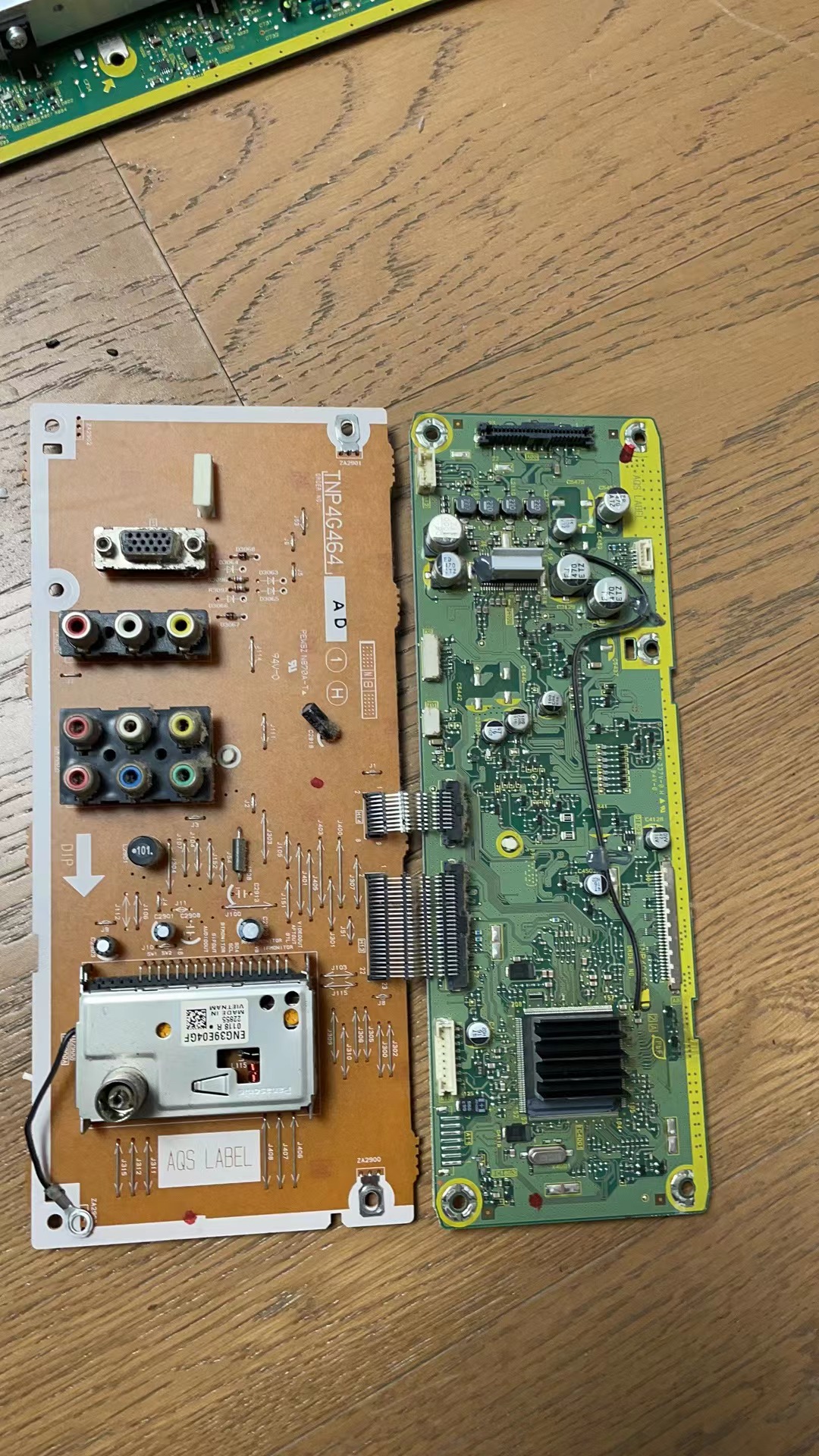原装 松下TH-L32C8C 主板TNP4G463 AD 2A 屏AX080A036G