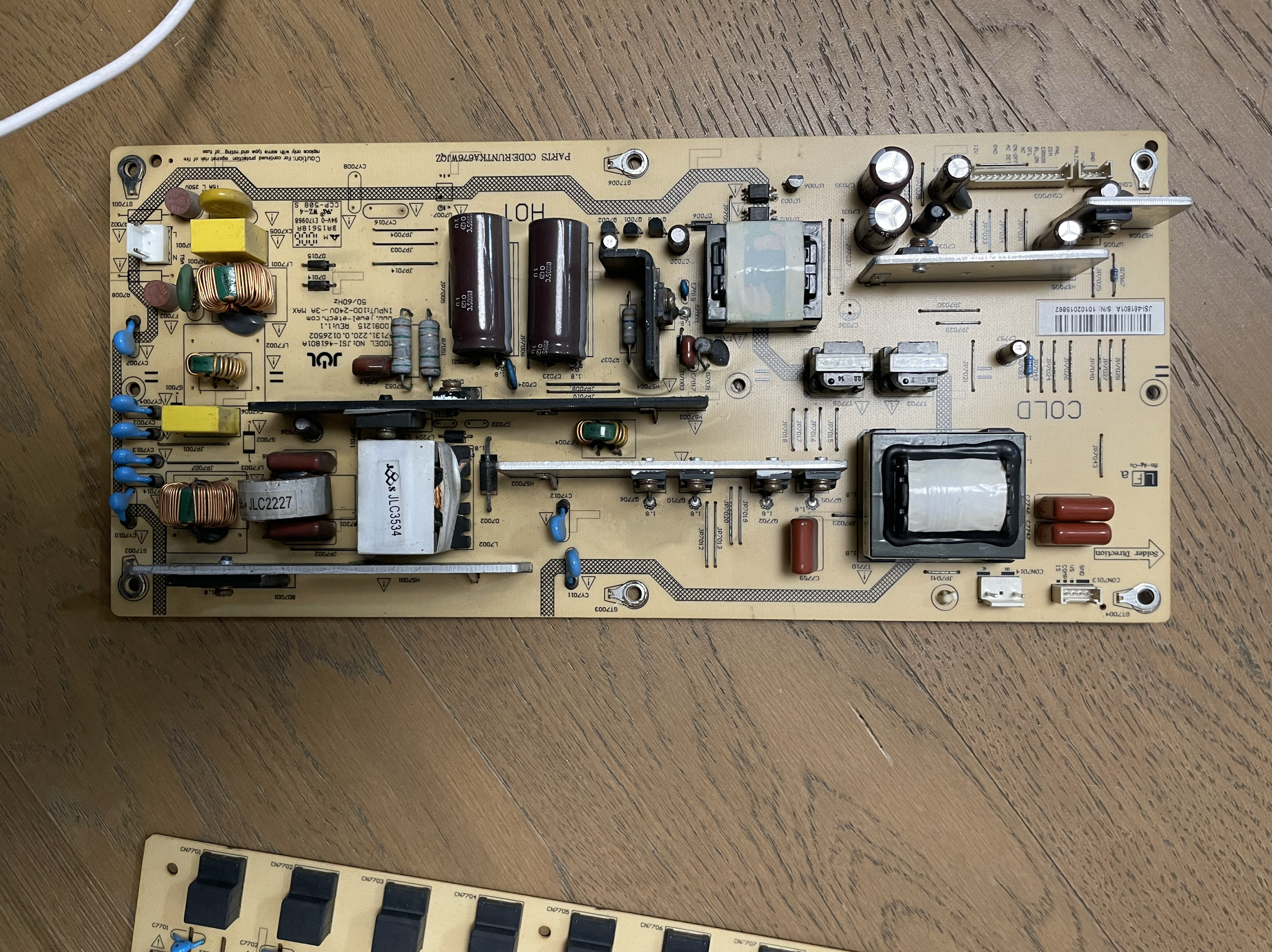 LCD-40G100A液晶电视电源板RUNTKA675WJQZJSI-401401A