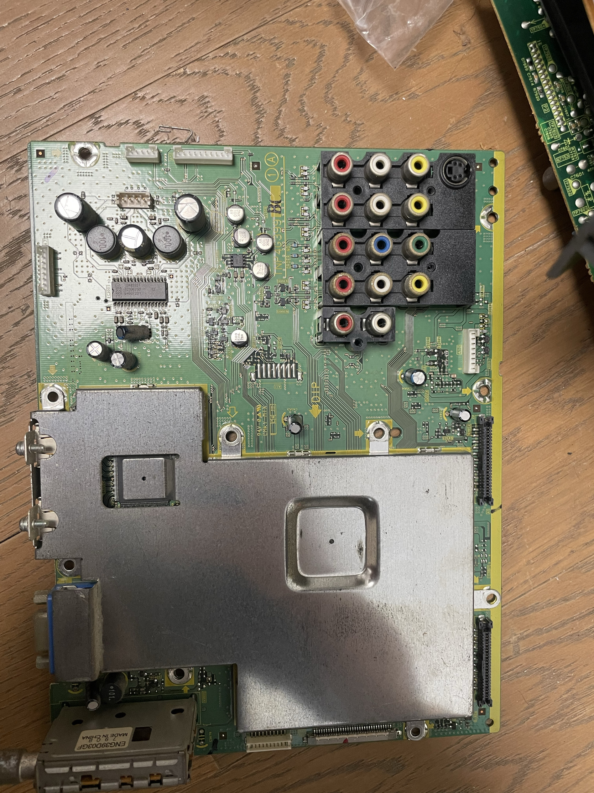 原装松下TC-32LE7D主板TNP4G399AA1A配屏LTA320WT-L15