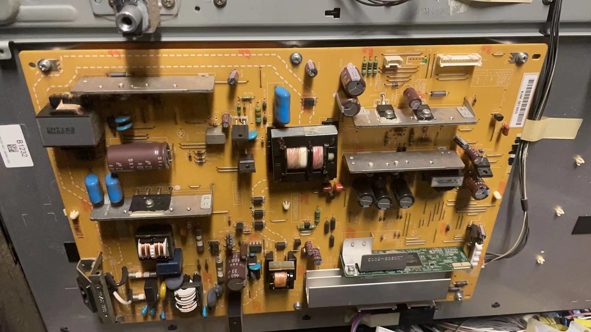 原装夏普LCD-40LX620A电源板RUNTKA744WJQZ LC1010-4001AC实物